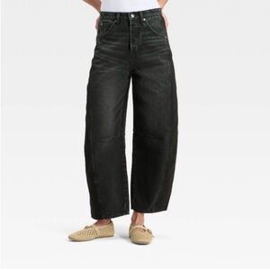 Women’s Universal Thread Black Cropped High Rise Barrel Leg  Ankle Jeans Size 17